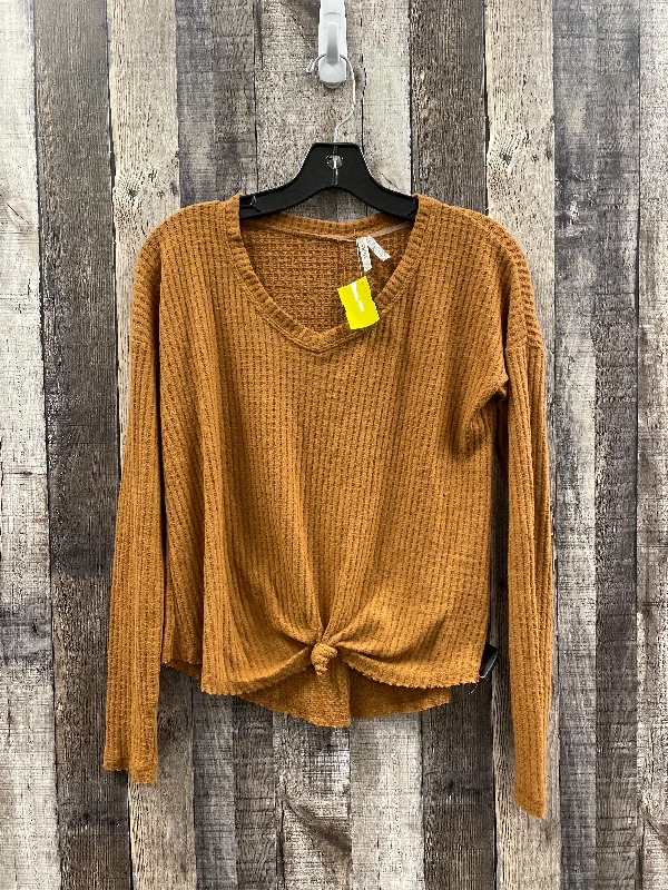 women's tops for those who want to stay on top of the latest fashion trends and wear pieces that are both stylish and on-trendTop Long Sleeve By Mudd In Brown, Size: Xxs