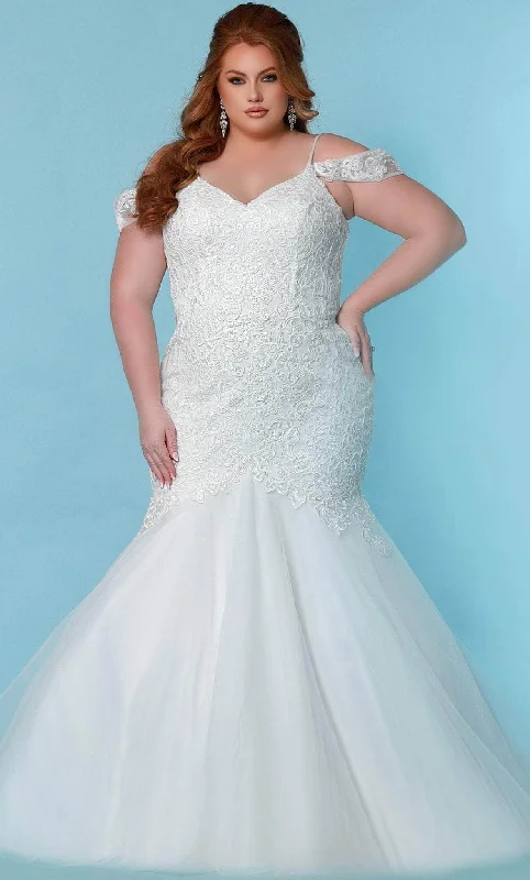 Button-Down DressSydney's Closet Bridal SC5273 - Mermaid-Shape Tulle Wedding Dress